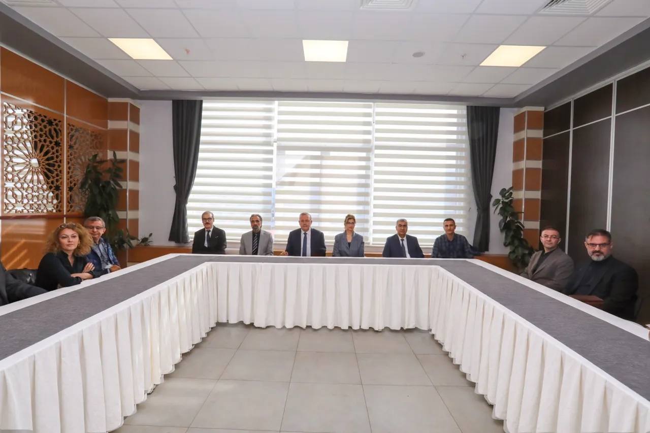 Rektör Elmastaş, 2026 Yılında TÜBİTAK ve Erasmus+ desteği alan akademisyenlerle kahvaltı programında bir araya geldi