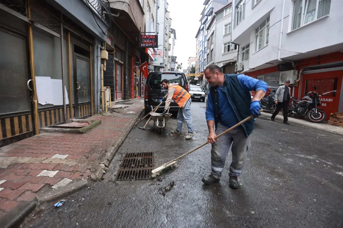 Canik Belediyesi'nden sağanak mesaisi: Mazgallar temizleniyor