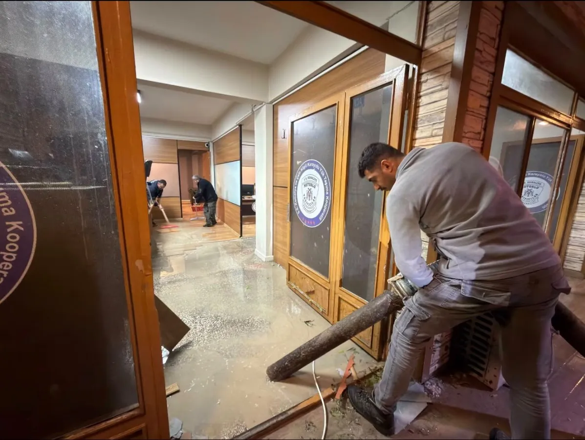 Kemaliye'de Olumsuz Hava koşullarına karşı ekipler sahada