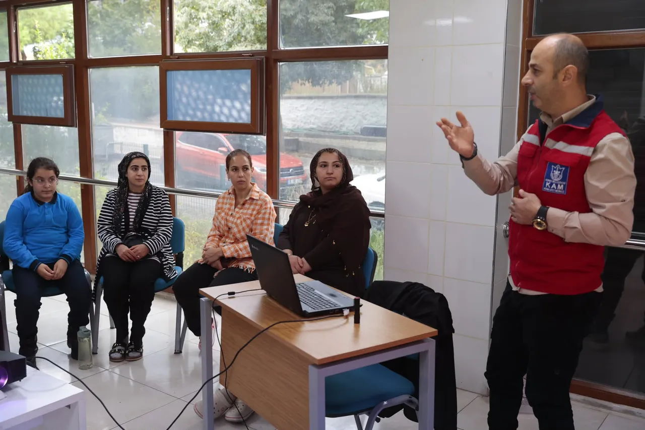 Konak’ta afet farkındalık eğitimleri devam ediyor