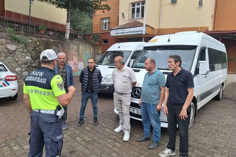 Jandarma okul güvenliği için denetim ve bilgilendirme çalışmalarını sürdürüyor