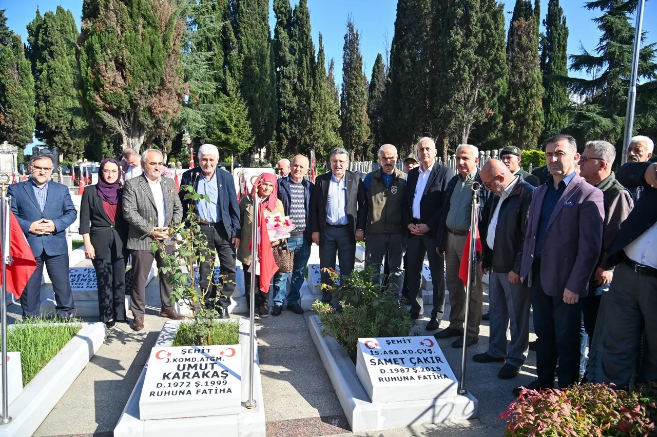 Şehit Astsubay Samet Çakır kabri başında anıldı