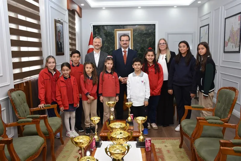 Salihli Sardes Satranç Spor Kulübünden Salihli Kaymakamına ziyaret