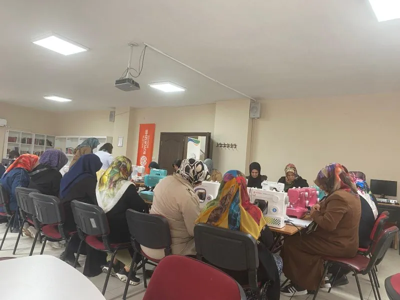 Malatya Büyükşehir Belediyesinden kadınlara yönelik dikiş atölyesi