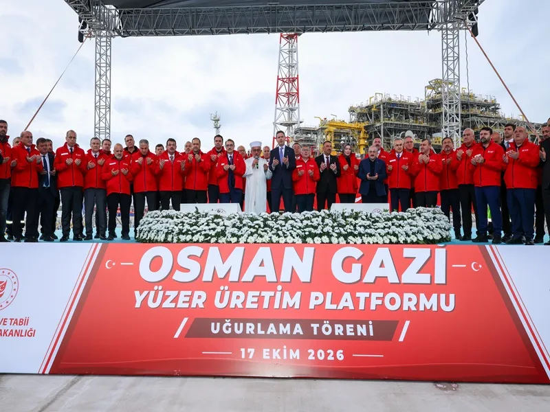 Türkiye’nin ilk Yüzer Üretim Platformu Osman Gazi, Filyos’tan Karadeniz’de görev yapacağı Sakarya Gaz Sahası’na uğurlandı
