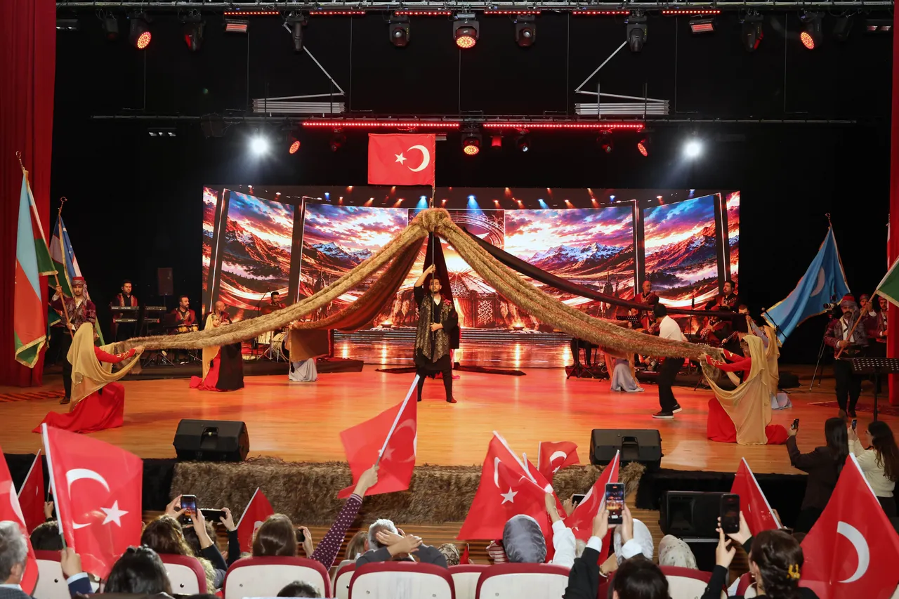 Talas’ta Türk dünyası coşkusu