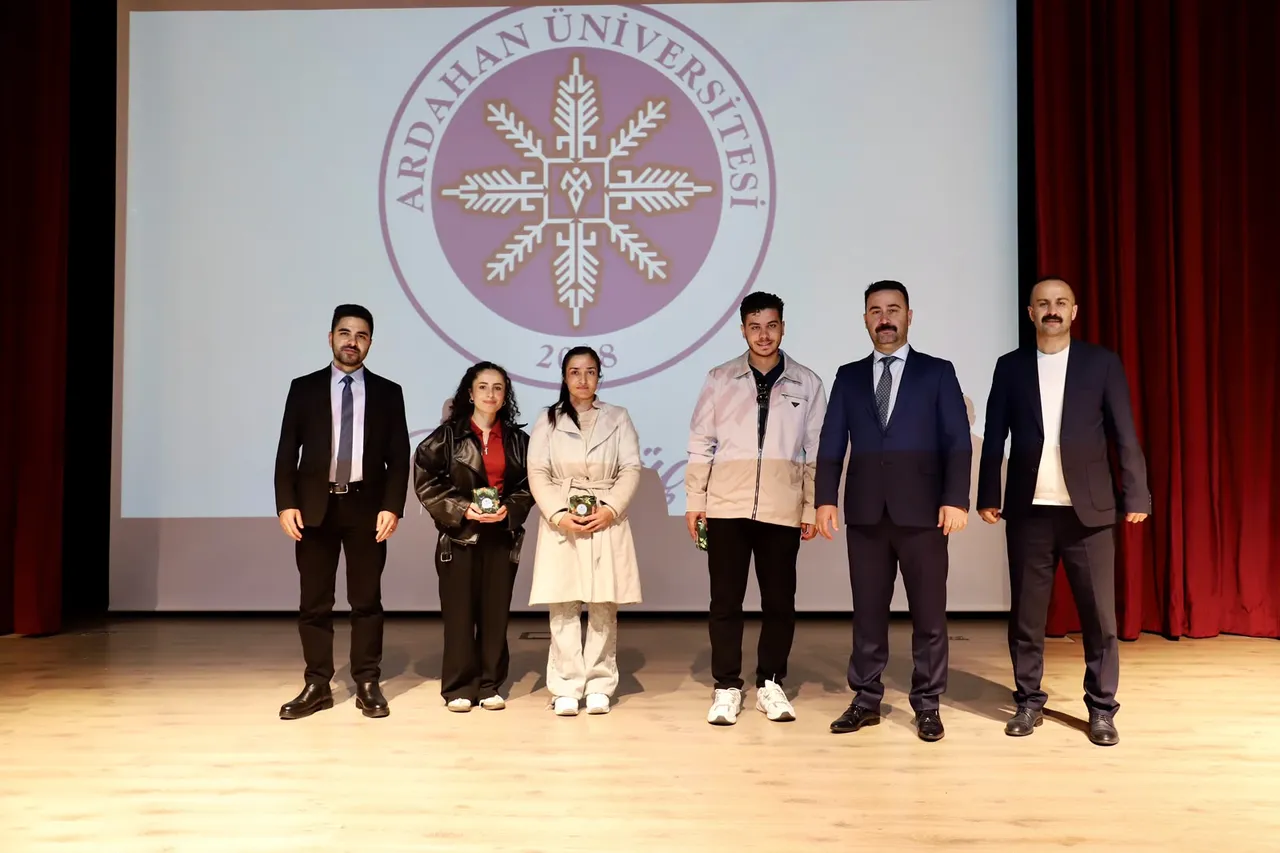 Öğrencilere Erasmus+ ile yurt dışında öğrenim ve staj olanakları tanıtıldı