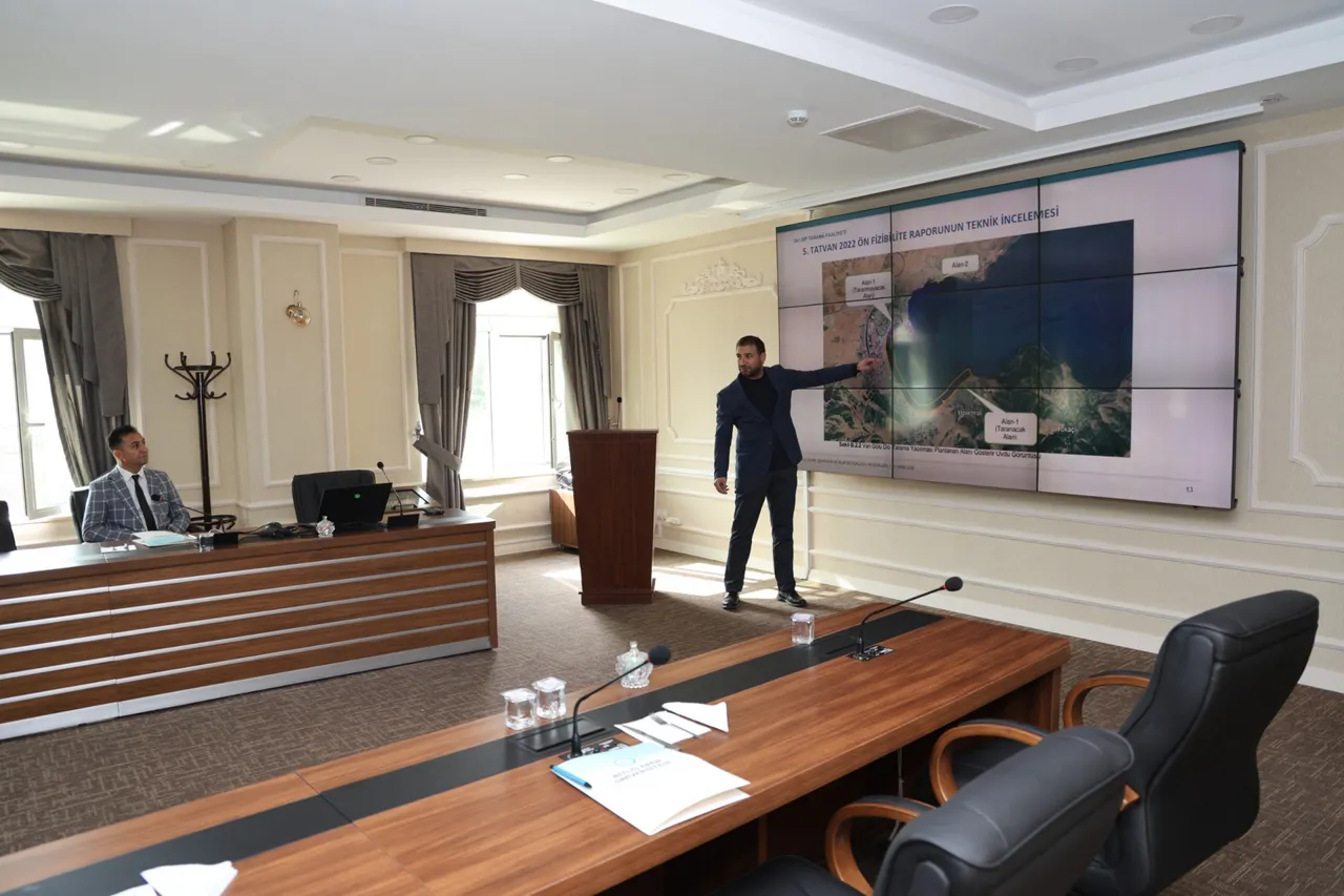 Van Gölü Havzası Koruma Eylem Planı Toplantısı Bitlis Eren Üniversitesinde yapıldı