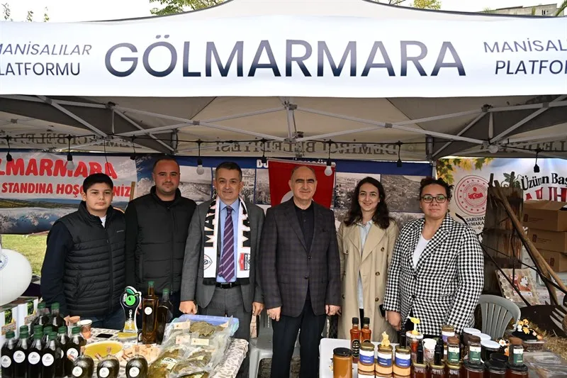 Manisa Valisi Özkan, “İzmir’de Manisa Kültür ve Sanat Festivali’ne katıldı