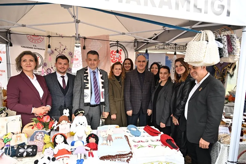 Manisa Valisi Özkan, “İzmir’de Manisa Kültür ve Sanat Festivali’ne katıldı
