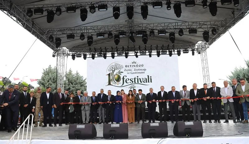 10. Altınözü Zeytin, Zeytinyağı ve Gastronomi festivalının açılış töreni yoğun katılımla düzenlendi