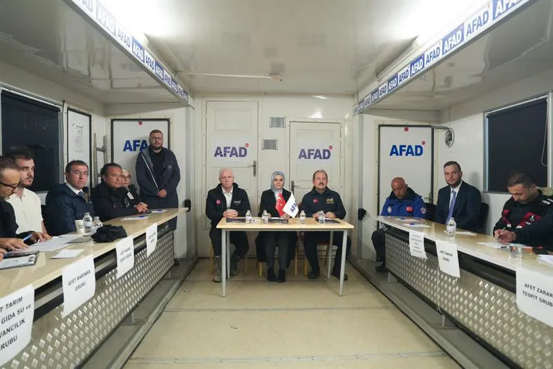Aile ve Sosyal Hizmetler Bakanı Göktaş ile Sarıyer Ayazağa’daki incelemeler