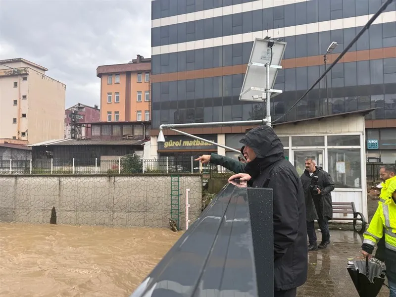 Vali Hacıbektaşoğlu, kuvvetli yağış ve fırtınadan etkilenen bölgelerde incelemelerde bulundu