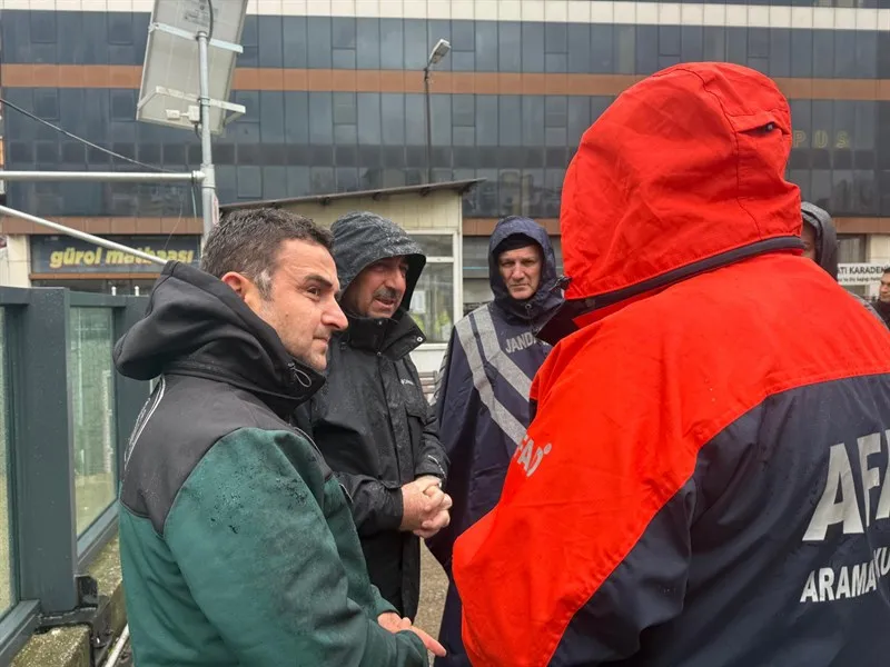 Vali Hacıbektaşoğlu, kuvvetli yağış ve fırtınadan etkilenen bölgelerde incelemelerde bulundu