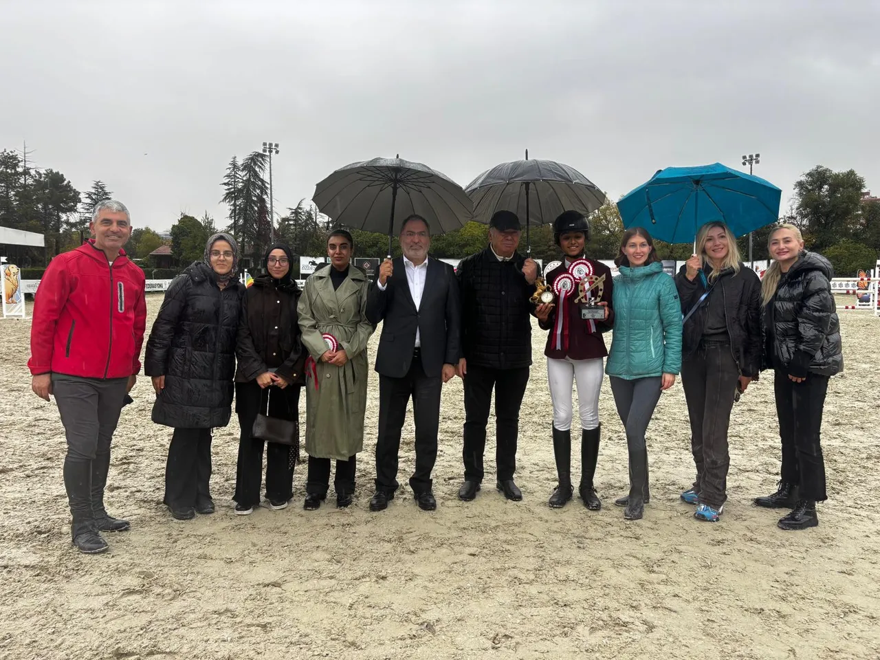 AYBÜ Sporcusu Defne Turasan’dan Engel Atlama yarışmalarında büyük başarı