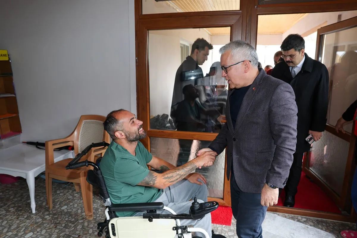 Vali Şimşek, İmranlı’da köyleri ziyaret ederek vatandaşlarla buluştu