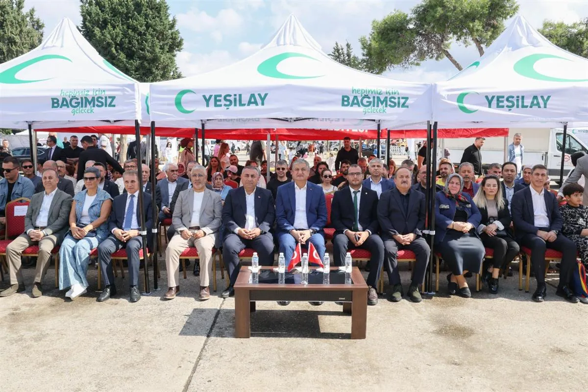 Vali Yavuz 2. Yeşilay Bağımsız Aile Festivali'ne katıldı
