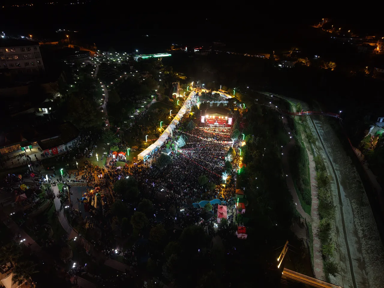 Semicenk, Altınözü Festivali’nde sahne aldı
