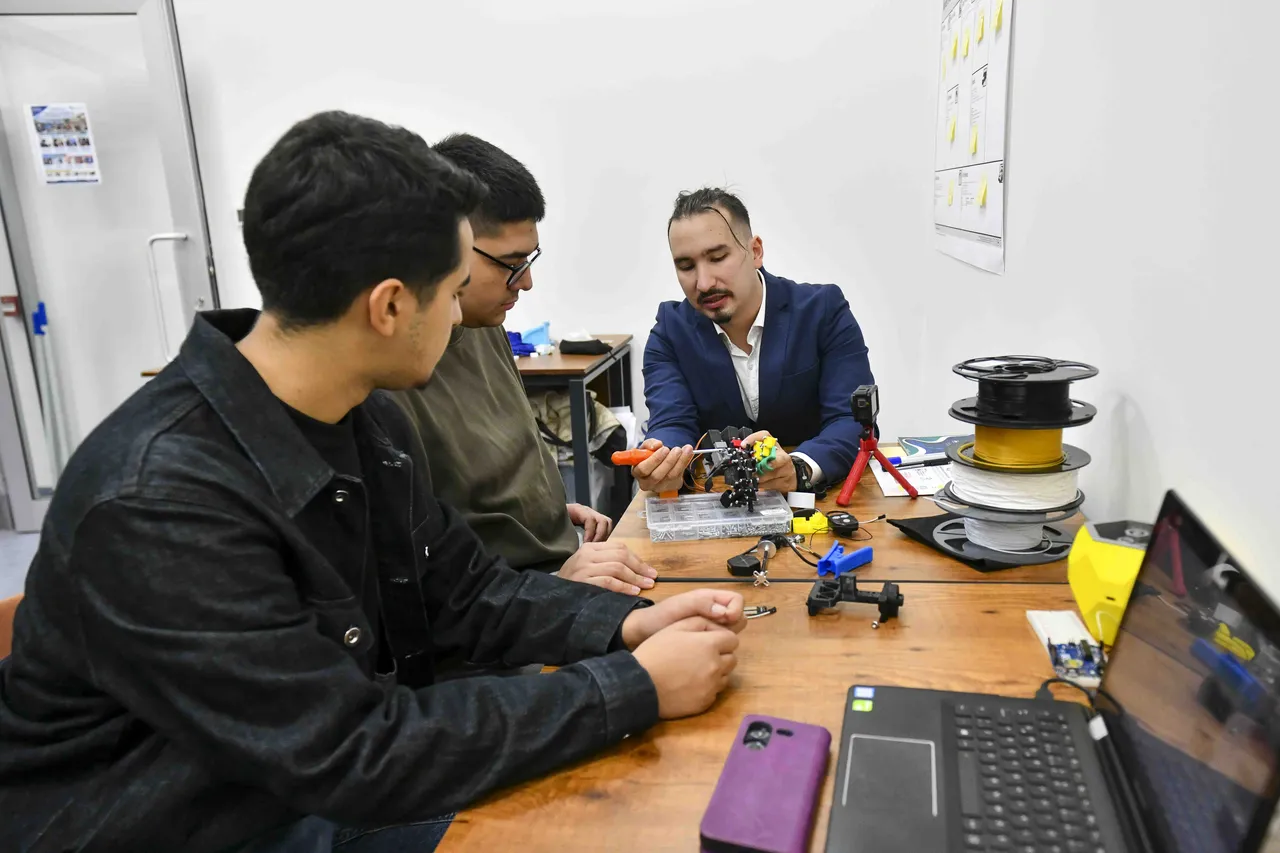 ABB’nin teknoloji, robotik ve mühendislik atölyesi gençleri bekliyor