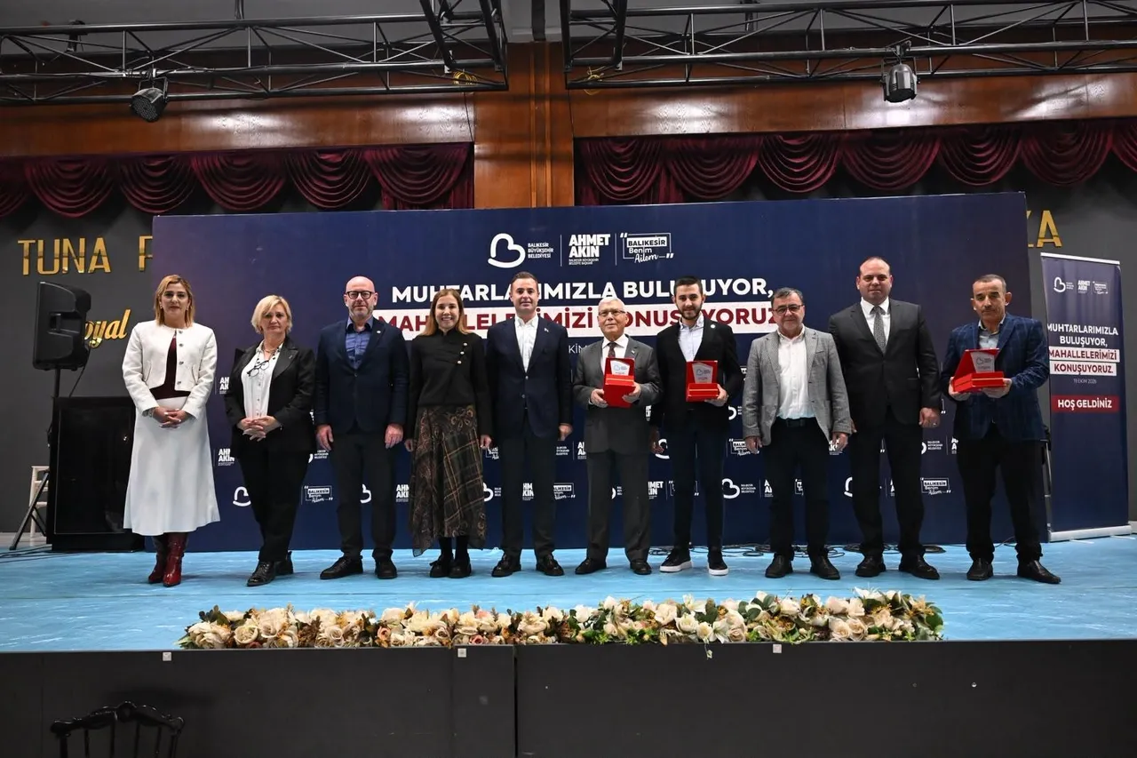 Akın, Muhtarlar ve aileleriyle bir araya geldi