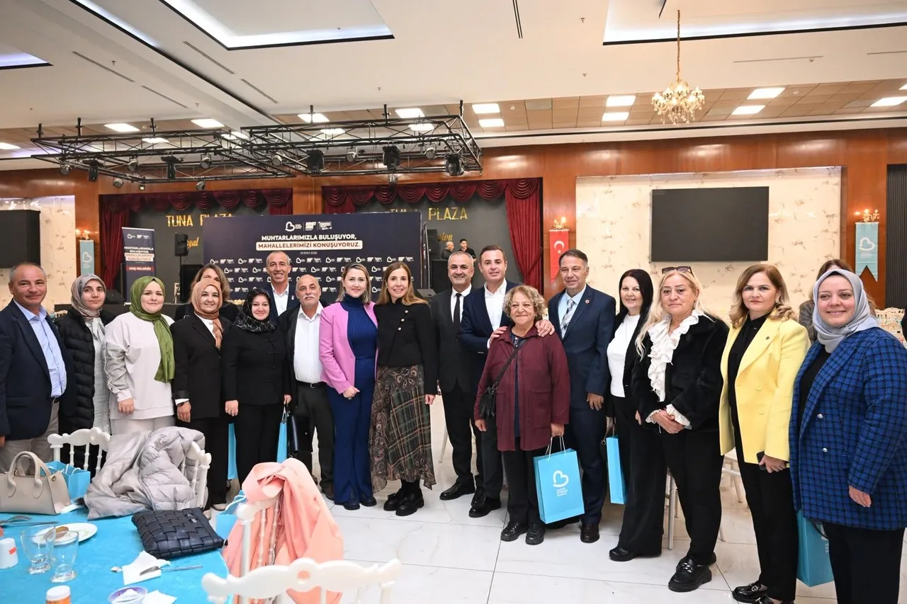 Akın, Muhtarlar ve aileleriyle bir araya geldi