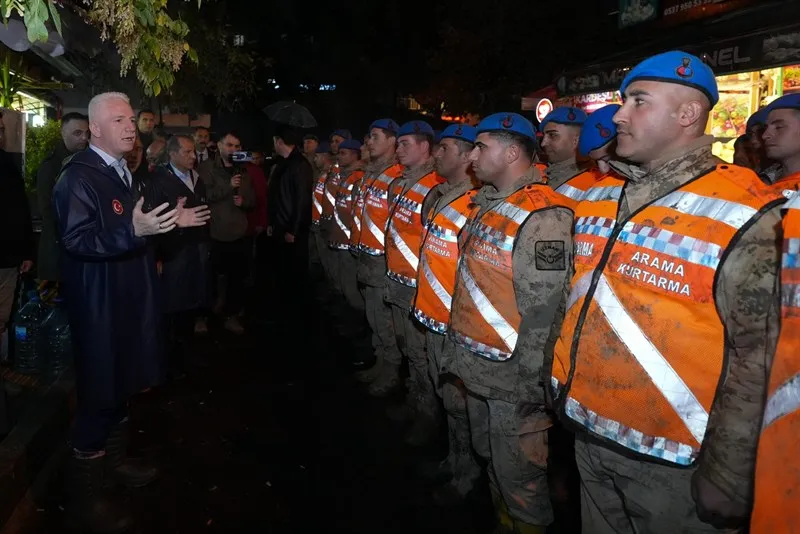 AFAD Afet Koordinasyon Merkezi Tırı ile Maslak Şehit Mürüvvet Akpınar Polis Merkezi Amirliği’ni ziyaret
