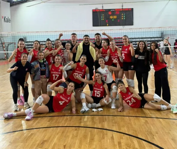 ÇOMÜSPOR kadın voleybol Takımı galibiyet serisini sürdürüyor: 3-0