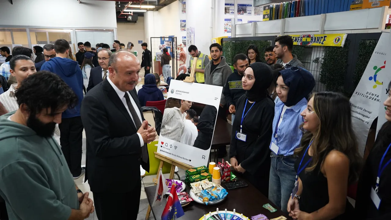 İstanbul Esenyurt Üniversitesinde öğrenci kulüpleri heyecanı