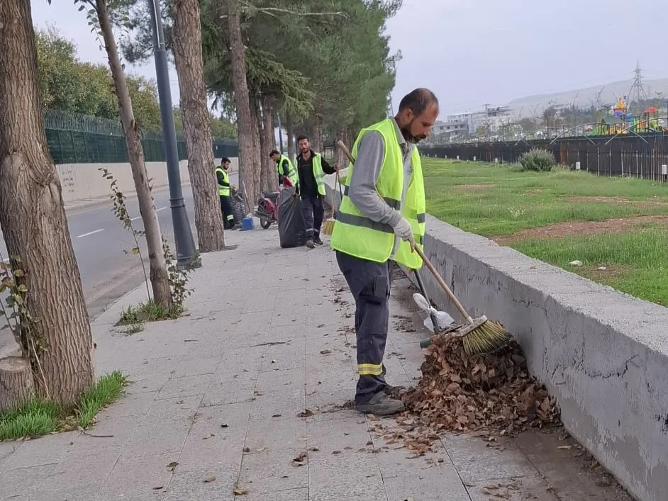 Belediye Ekipleri SAHADA, temizlik çalışmaları kesintisiz sürüyor