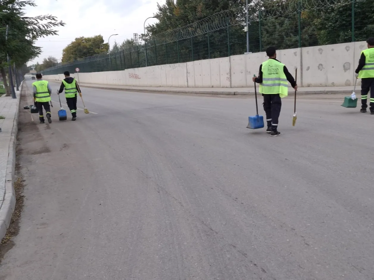 Belediye Ekipleri SAHADA, temizlik çalışmaları kesintisiz sürüyor