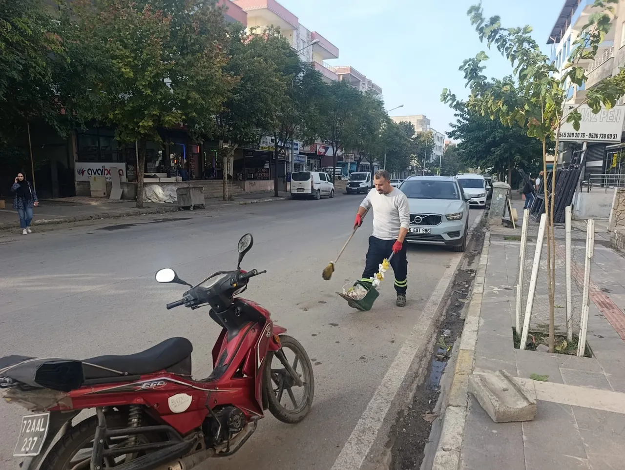 Belediye Ekipleri SAHADA, temizlik çalışmaları kesintisiz sürüyor