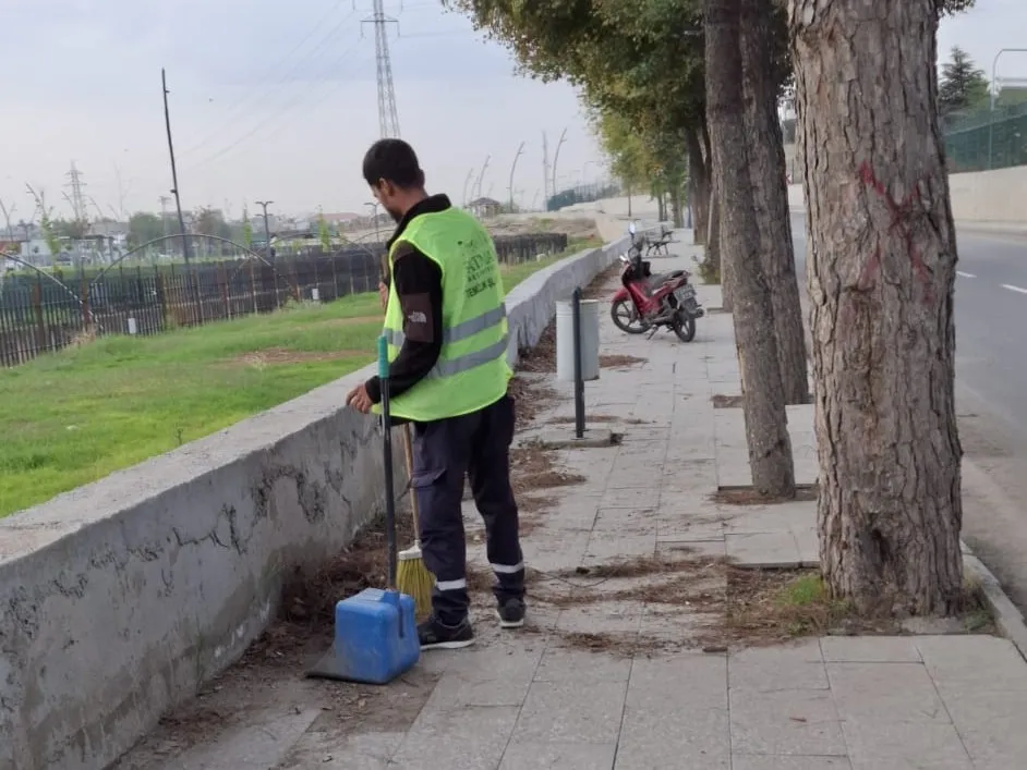 Belediye Ekipleri SAHADA, temizlik çalışmaları kesintisiz sürüyor