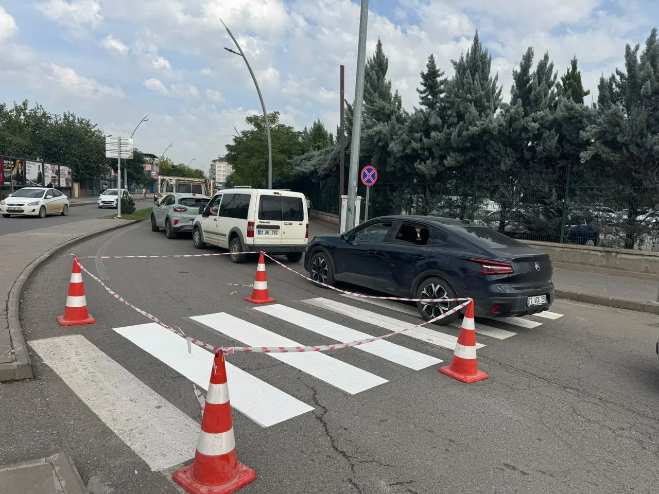 Trafik güvenliği için yol ve işaretleme çalışmaları sürüyor