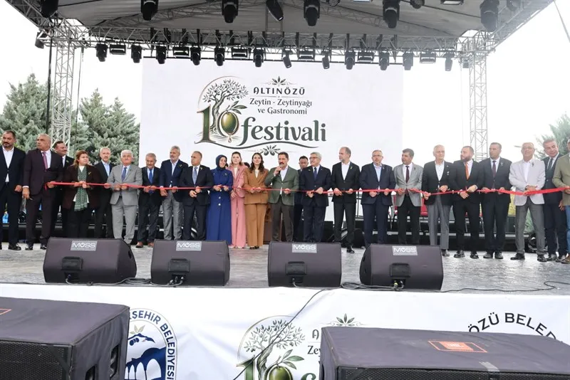 Altınözü’nde 10. zeytin, Zeytinyağı ve Gastronomi Festivali düzenlendi