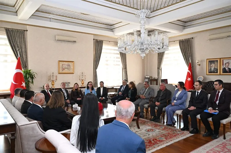 Vali Özkan, Muhtarları ağırladı