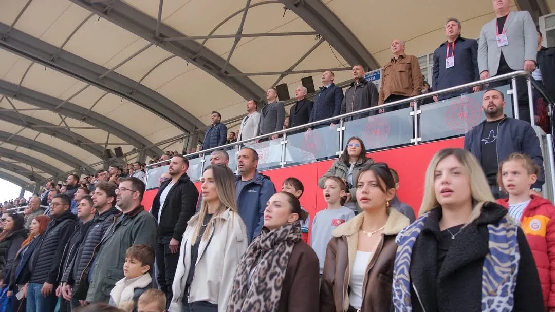 Kırklareli Belediyesi: Bugün Kırklarelispor’umuzu yalnız bırakmayarak maça gelen tüm hemşehrilerime teşekkür ediyorum