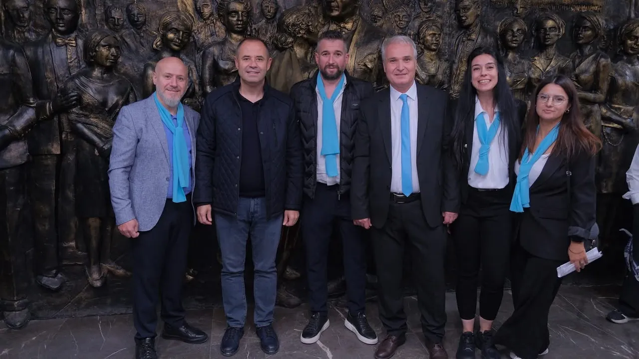 Kırklareli Belediyesi, Kırklareli Berberler Kuaförler ve Güzellik Salonu İşletmecileri Esnaf ve Sanatkârlar Odasının olağanüstü seçiminde bir araya geldi