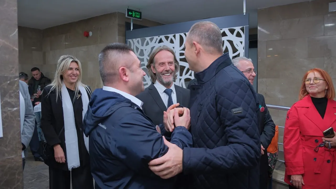 Kırklareli Belediyesi, Kırklareli Berberler Kuaförler ve Güzellik Salonu İşletmecileri Esnaf ve Sanatkârlar Odasının olağanüstü seçiminde bir araya geldi