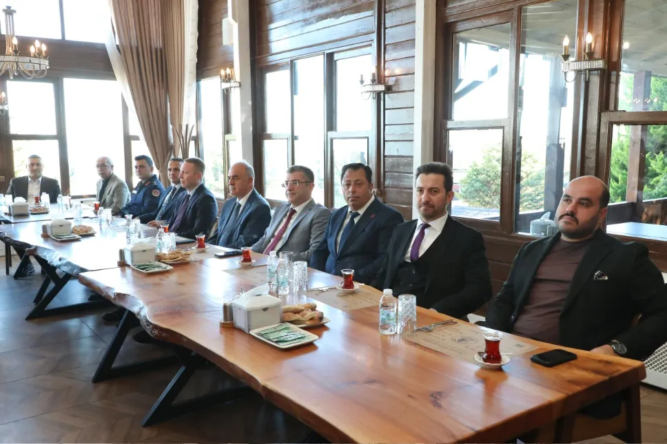 Vali Erol, Fatsa ilçesindeki muhtarlarla kahvaltı programında bir araya geldi