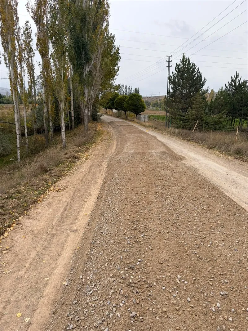 Köylerde altyapı ve ulaşım çalışmalar devam ediyor