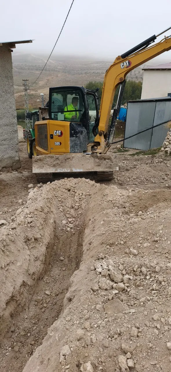Köylerde altyapı ve ulaşım çalışmalar devam ediyor