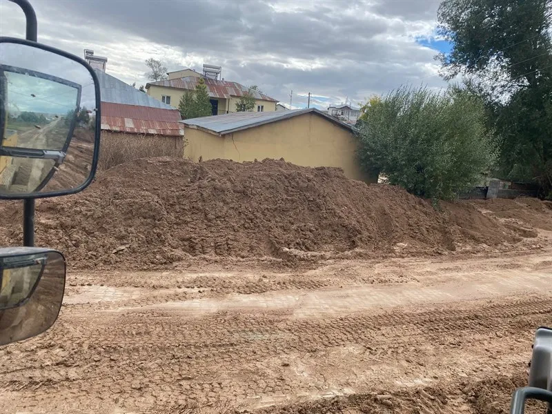 Köylerde altyapı ve ulaşım çalışmalar devam ediyor