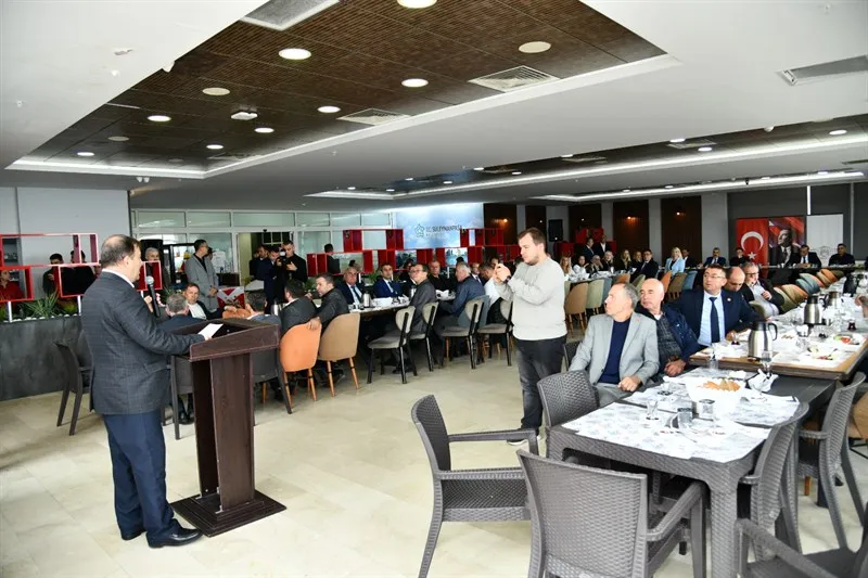 Vali Vekili Çek Kahvaltıda Muhtarlarla bir araya geldi