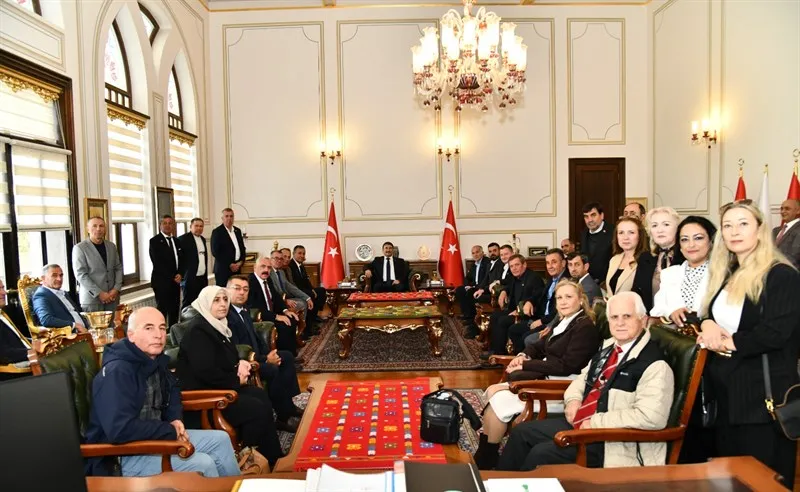 Muhtarlar Günü Münasebetiyle Vali Çek’e ziyaret