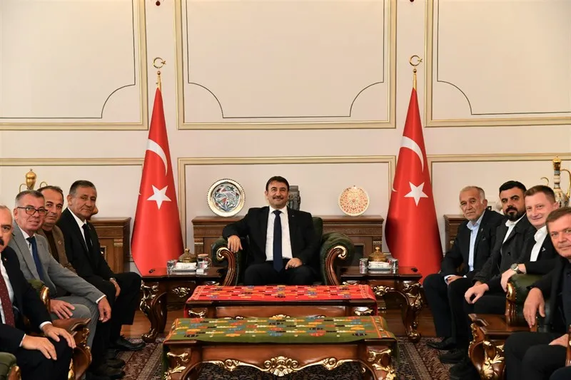 Muhtarlar Günü Münasebetiyle Vali Çek’e ziyaret