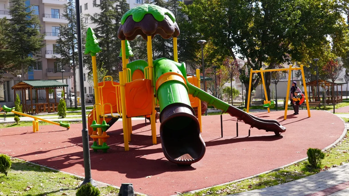 Elazığ Belediyesi, şehre yeni parklar ve yaşam alanları kazandırmaya devam ediyor