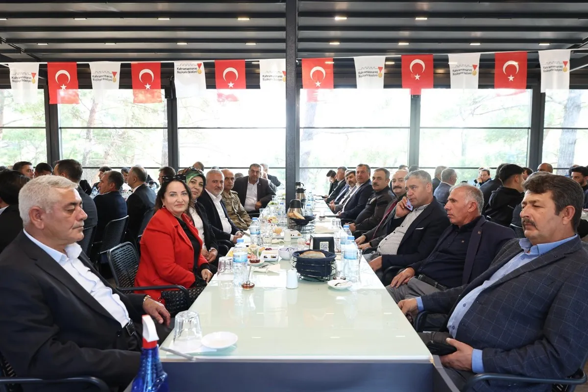 Vali Ünlüer, Muhtarlar Günü kahvaltı programında muhtarlarla bir araya geldi