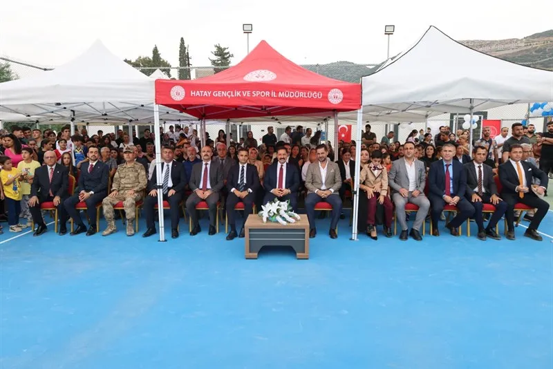 Hatay Valisi Masatlı, Defne ilçesinde tenis kortu açılış programına katıldı