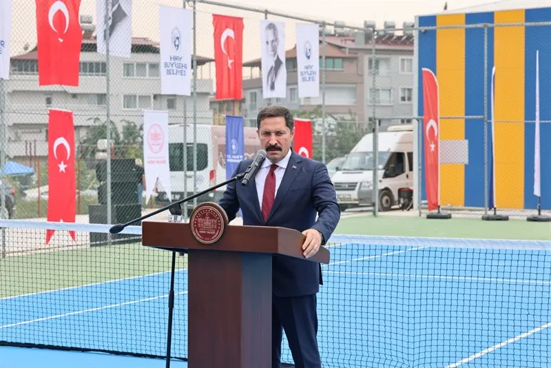 Hatay Valisi Masatlı, Defne ilçesinde tenis kortu açılış programına katıldı