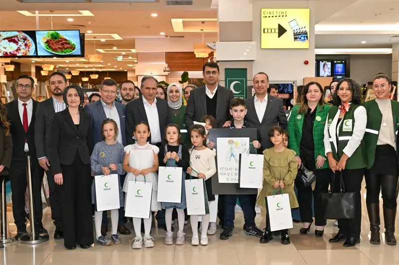 Vali Kartal, “Ekranı Kapat, Hayalini Aç” resim sergisinin açılışına katıldı
